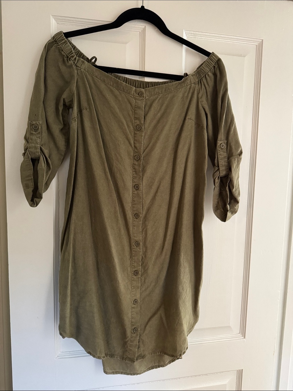cloth & stone Olive Green Off-Shoulder Button-Front Tunic